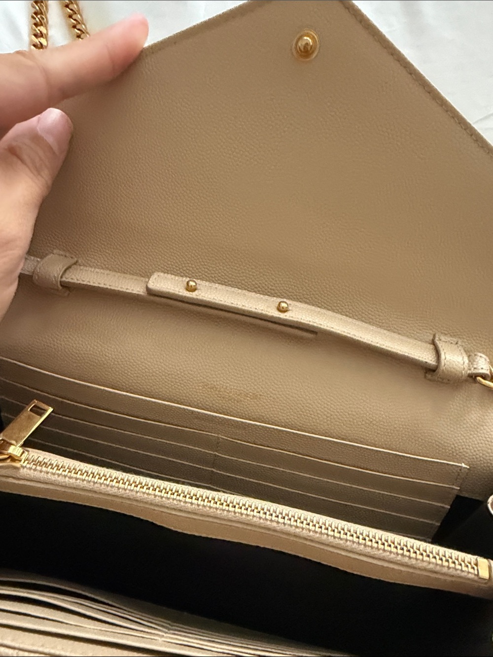 CASSANDRE ENVELOPE CHAIN WALLET IN GRAIN DE POUDRE LEATHER - Picture 6 of 6